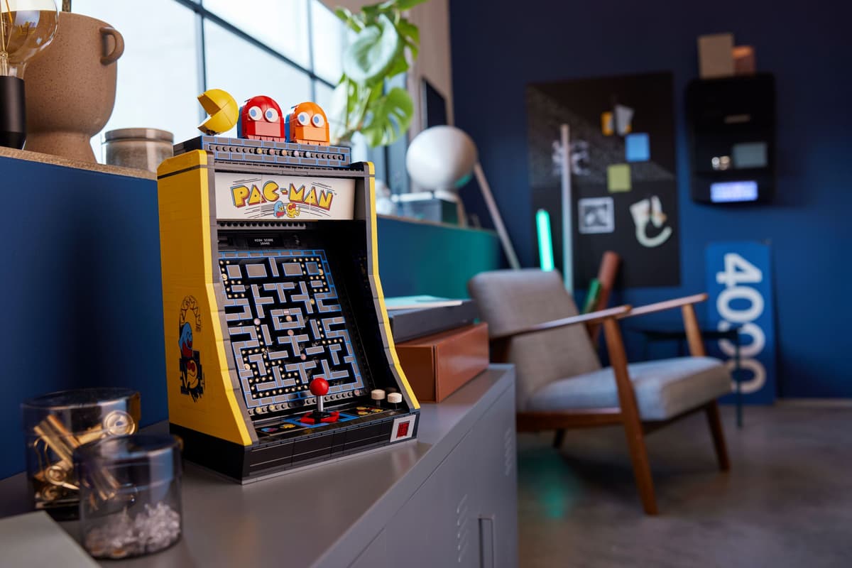 PAC-MAN Arcade Lego Icons Machine